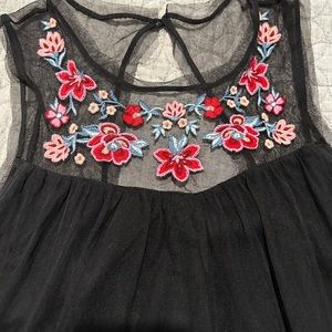 Abercrombie & Fitch mesh top with embroidered flowers  Black and pink Size M